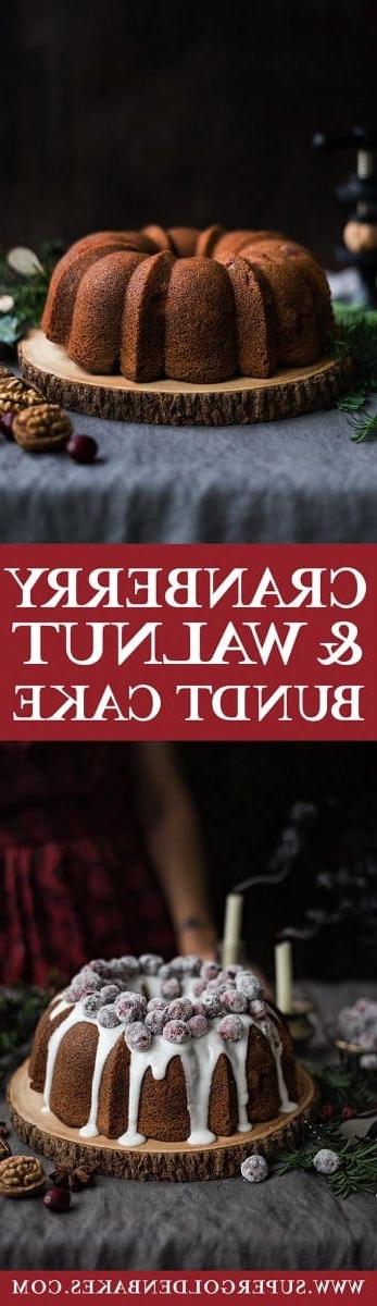 Αυτό το Bundt κέικ με κράνμπερι και καρύδια, με το εντυπωσιακό στέμμα από παγωμένα κράνμπερι, αποτελεί ένα υπέροχο γιορτινό κεντρικό κομμάτι και είναι αρκετά μεγάλο για να χορτάσει πλήθος κόσμου. Διατηρείται επίσης φρέσκο για αρκετές ημέρες, καθιστώντας το ένα καλό κέικ να το έχετε πρόχειρο κατά τη διάρκεια των γιορτών #ΧριστουγεννιάτικοΨήσιμο #BundtΚέικ #Κράνμπερι #ΓιορτινόΚέικ #Συνταγή