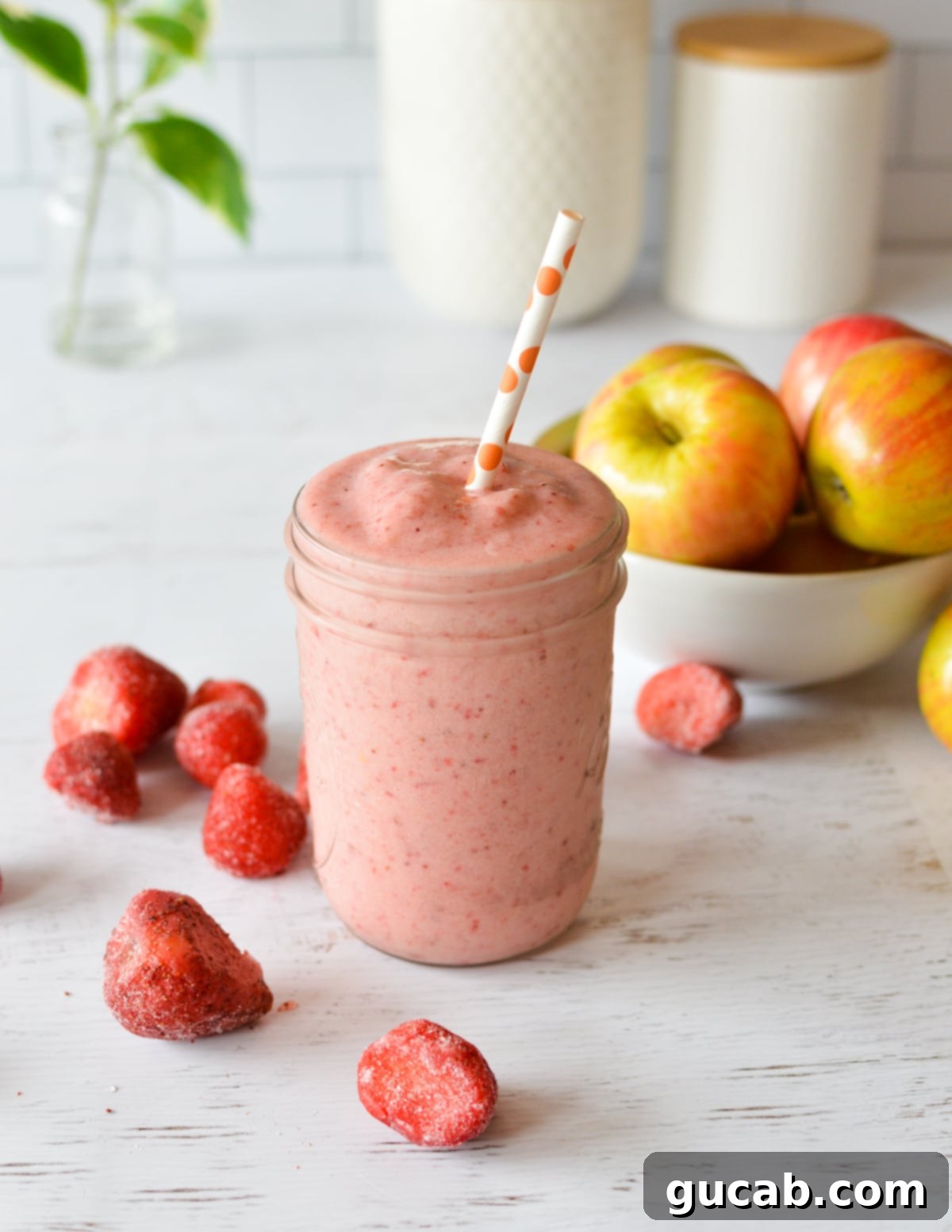 23 Irresistible Frozen Strawberry Delights 3 strawberry smoothie